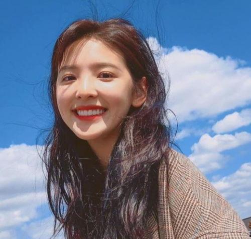 抖音网红猫儿吃瓜资源,萌态可掬引网友热议